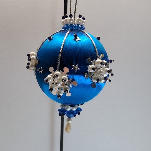 Push Pin Beaded Christmas Ornament Blue Satin Pearl MCM - Picture 3 of 8
